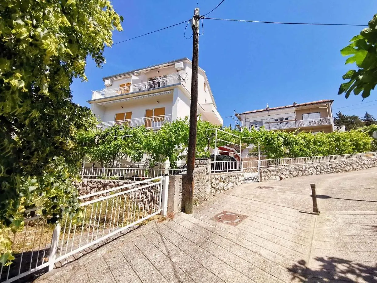 Apartment In Dramalj 42930