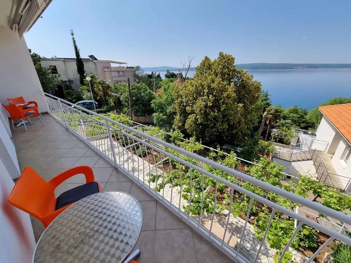 Apartment In Dramalj 42930