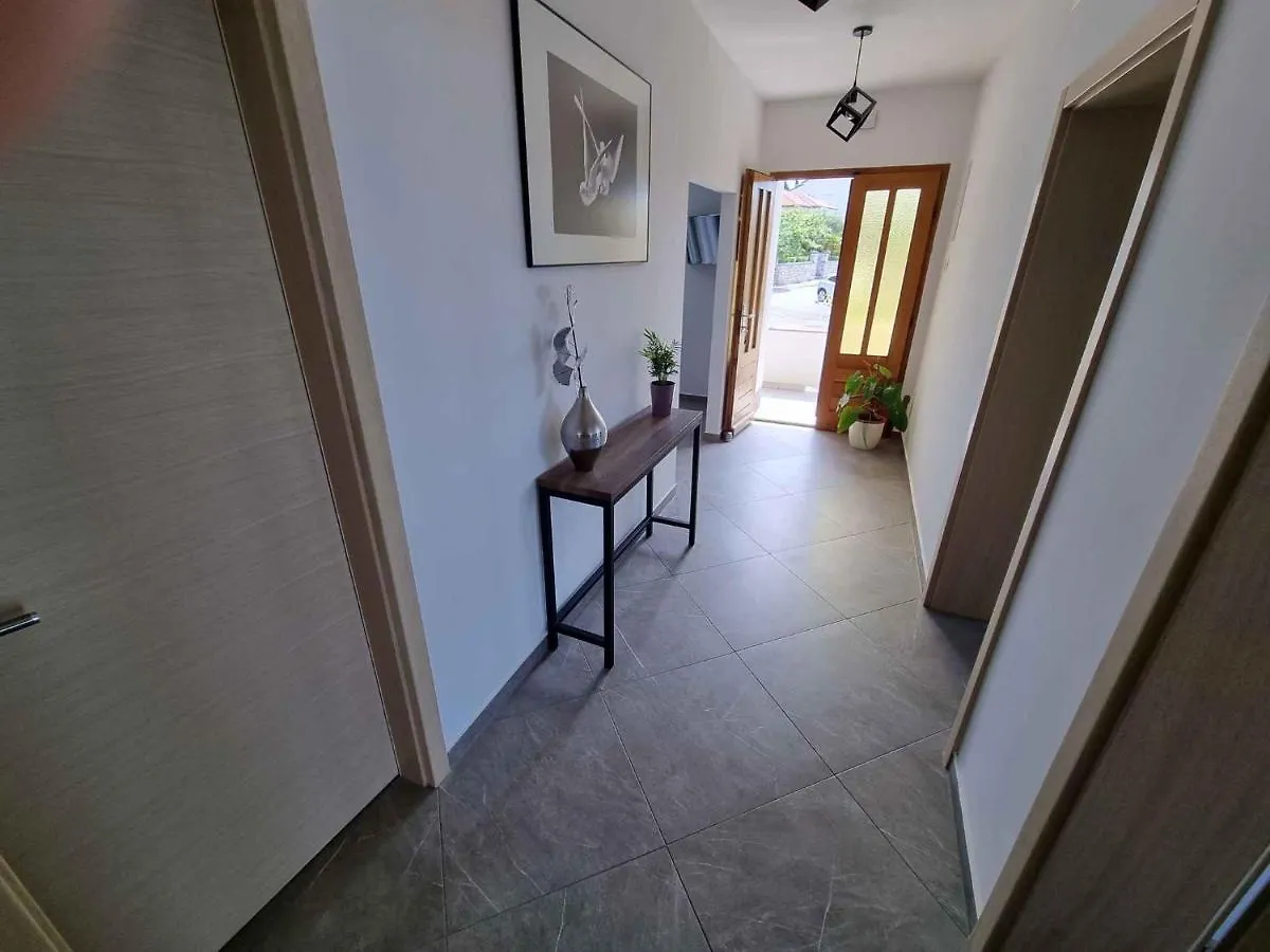 Apartment In Dramalj 42930