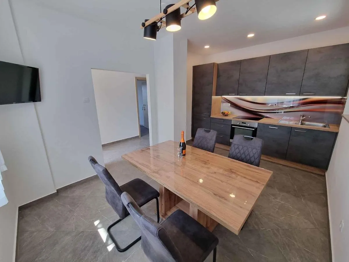 Apartment In Dramalj 42930
